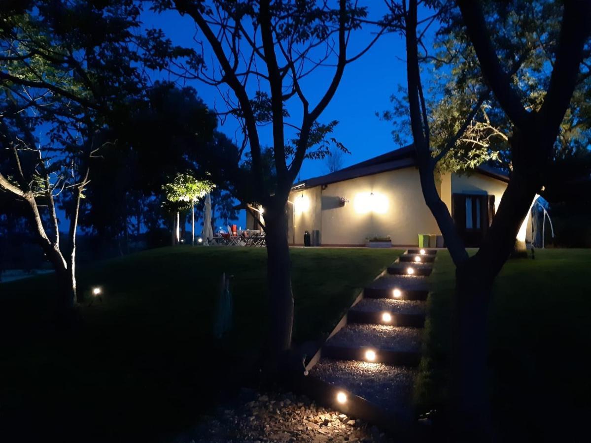 Agriturismo La Sorgente فونتيبلاندا المظهر الخارجي الصورة