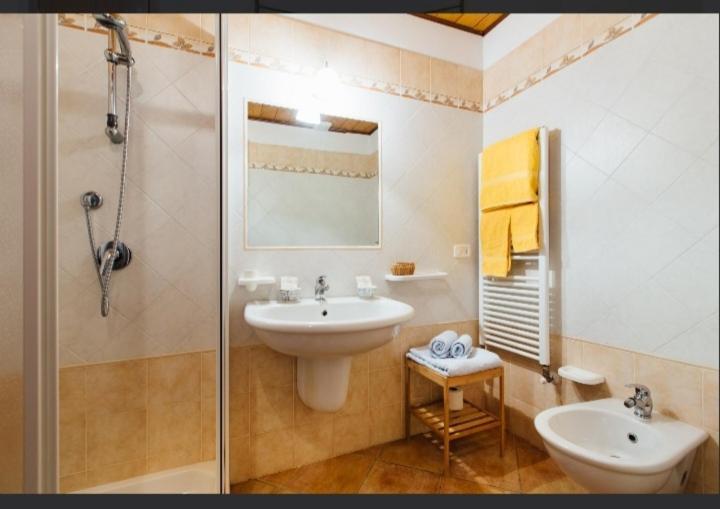 Agriturismo La Sorgente فونتيبلاندا المظهر الخارجي الصورة